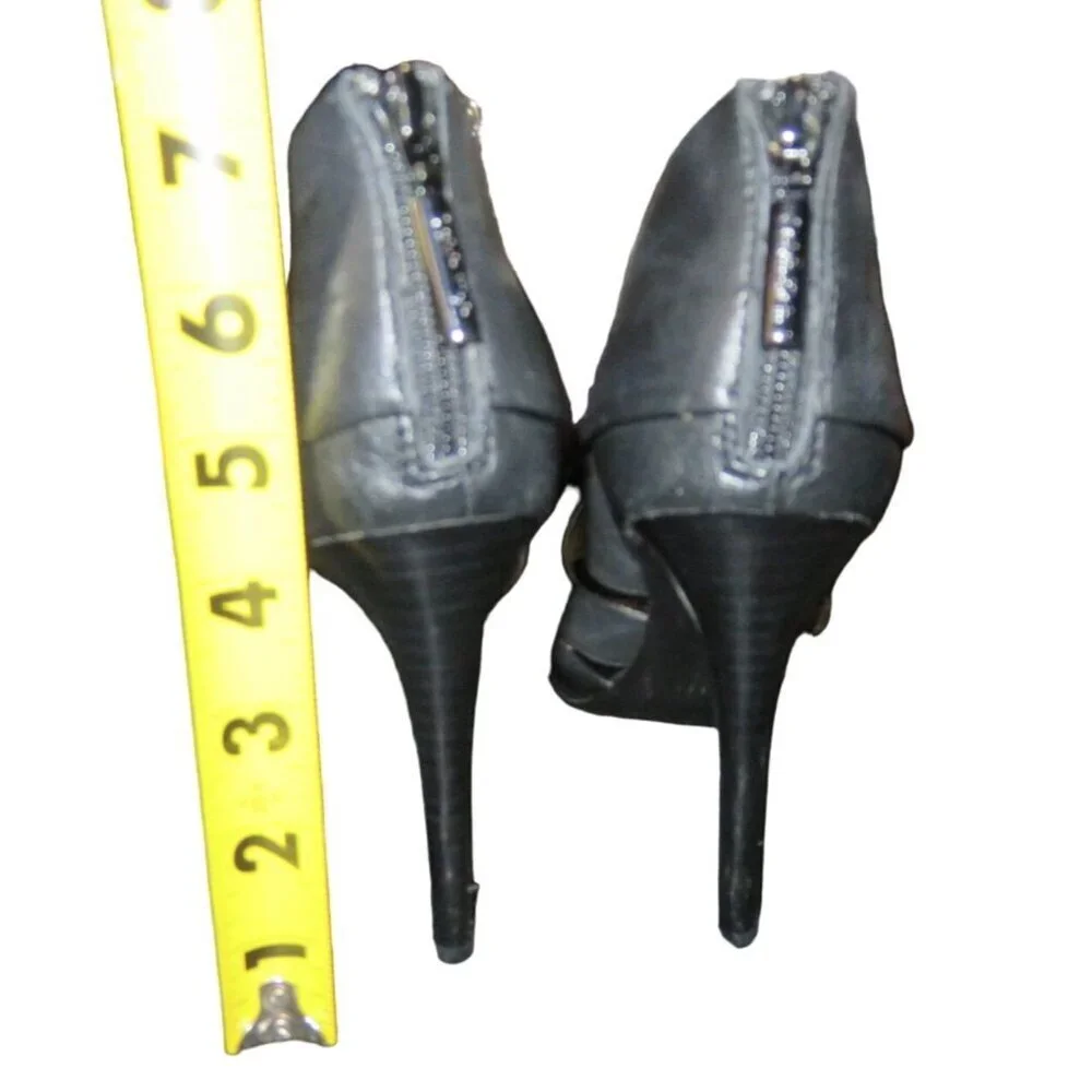 Calvin Klein Patrish Brand New!! Black Italian Leather Caged Heels Pumps sz 7.5
